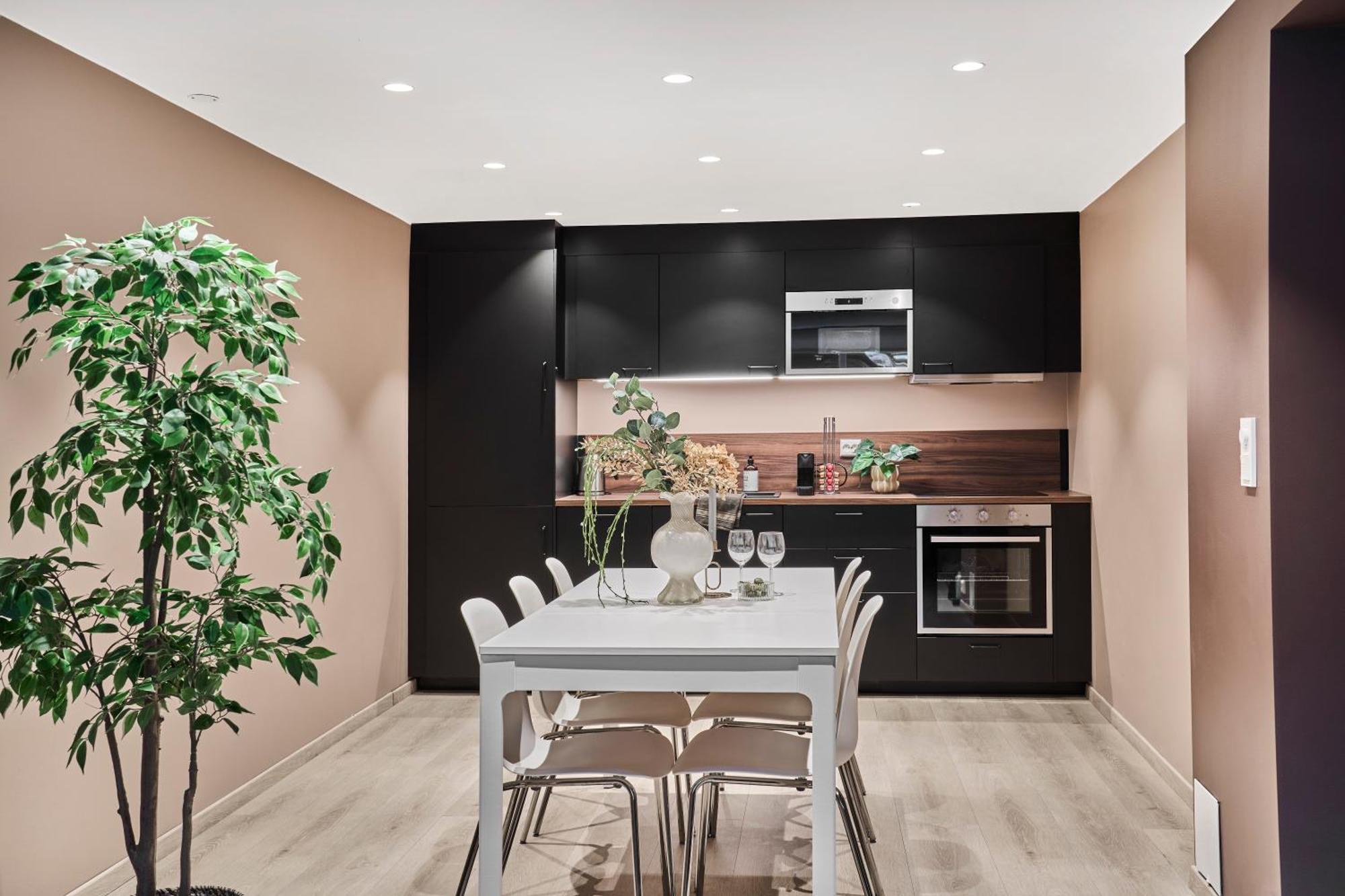 Queen's Cave By Staysville Apartment