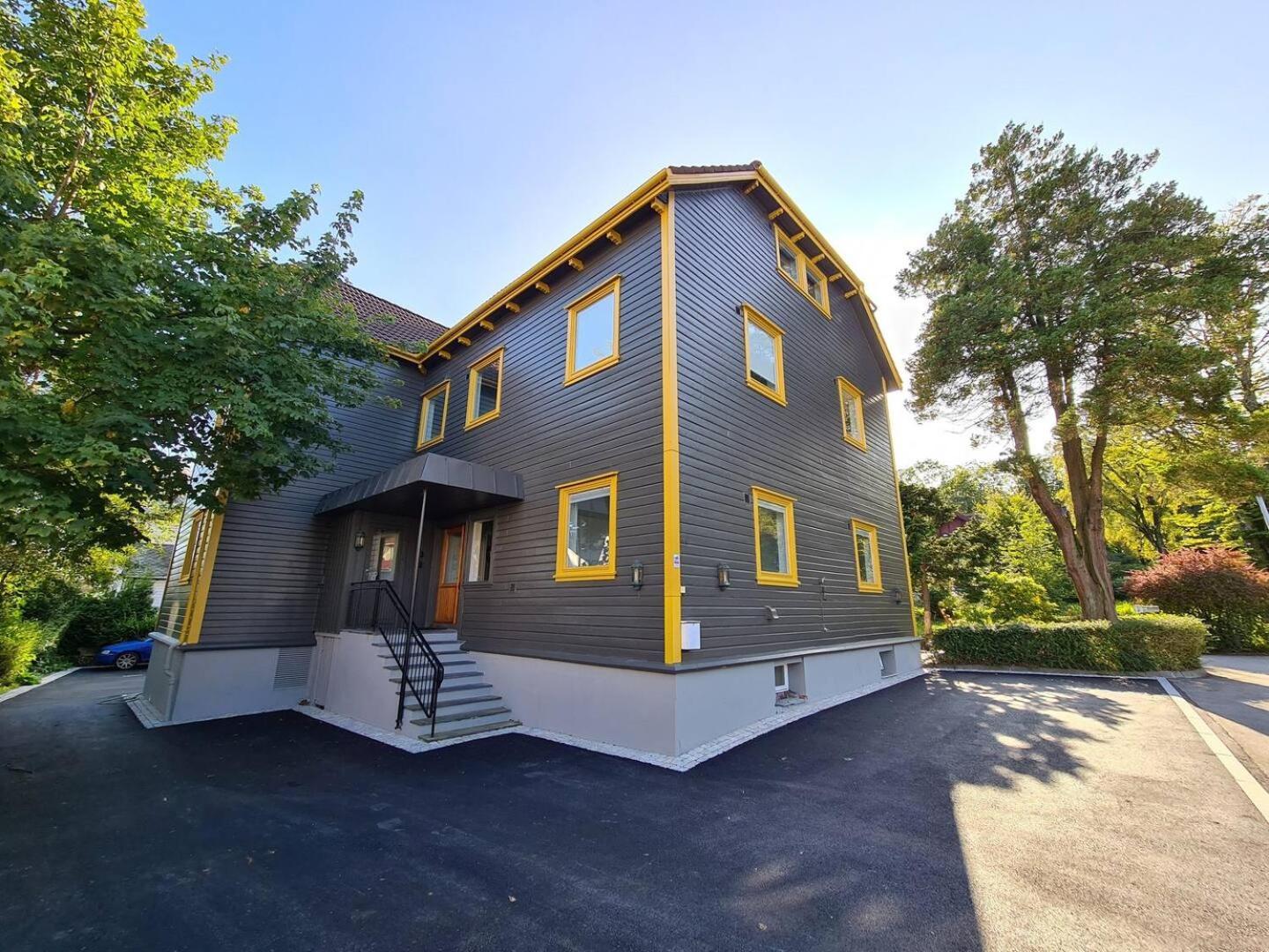 Queen's Cave By Staysville Apartment
